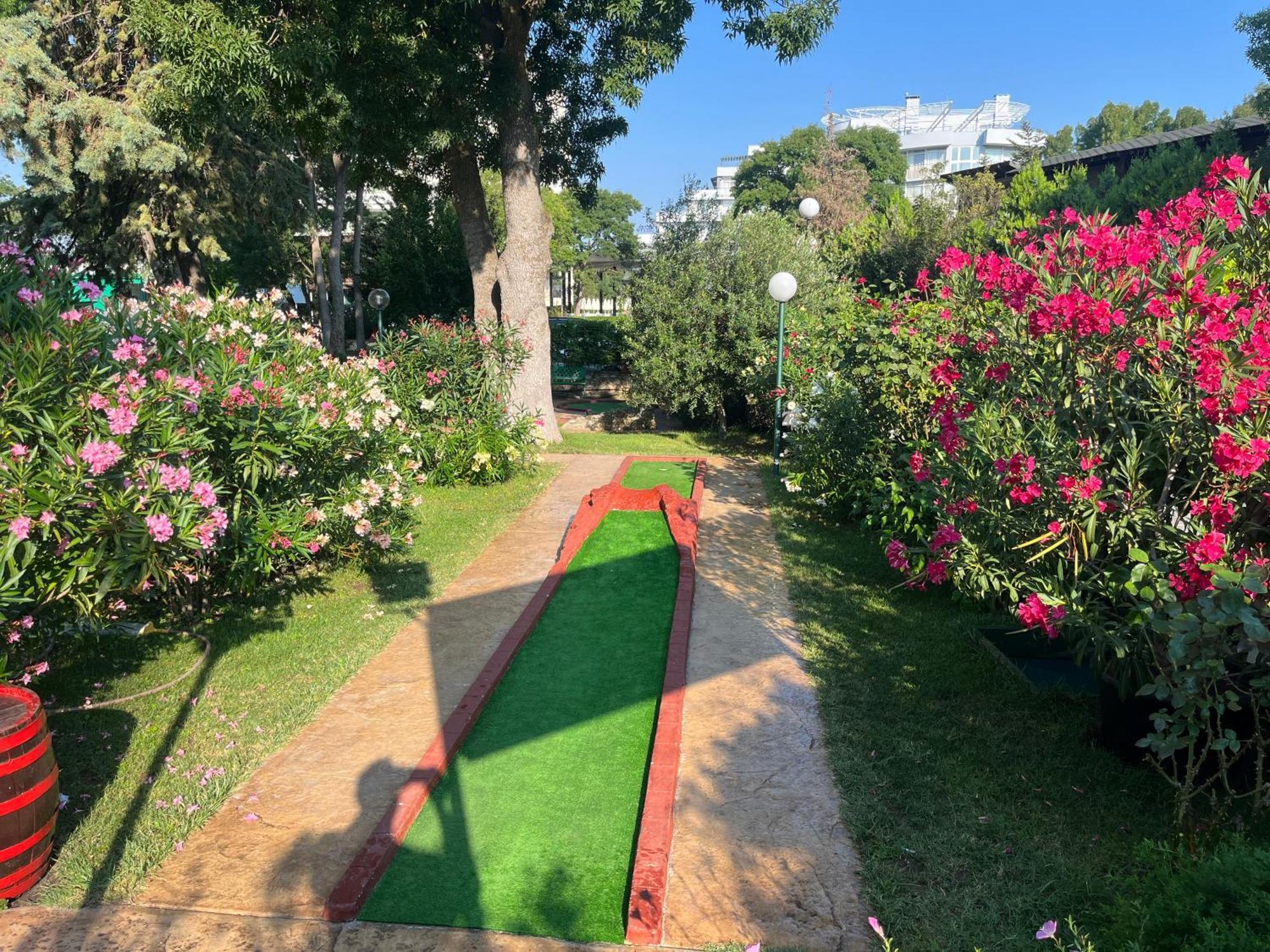 Oleander House And Tennis Club Sunny Beach Exterior photo